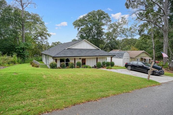 Property Photo:  120 E Killian Street  GA 30114 