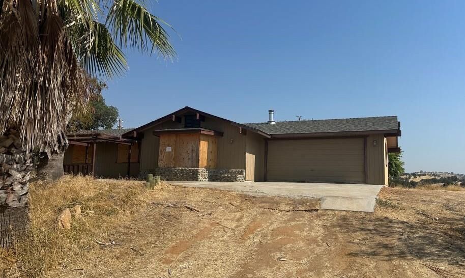 Property Photo: 34780 School Street CA 93653