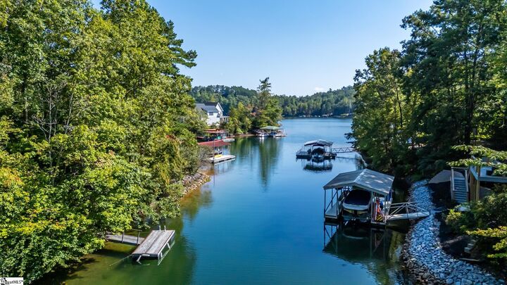 Property Photo:  407 Clearwater Cove  SC 29676 