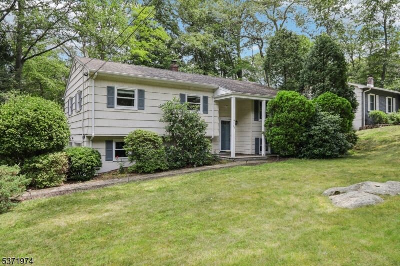 Property Photo:  13 Upper High Crest Dr  NJ 07480 