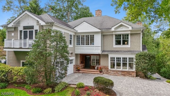 166 Colonial Rd  Summit City NJ 07901 photo
