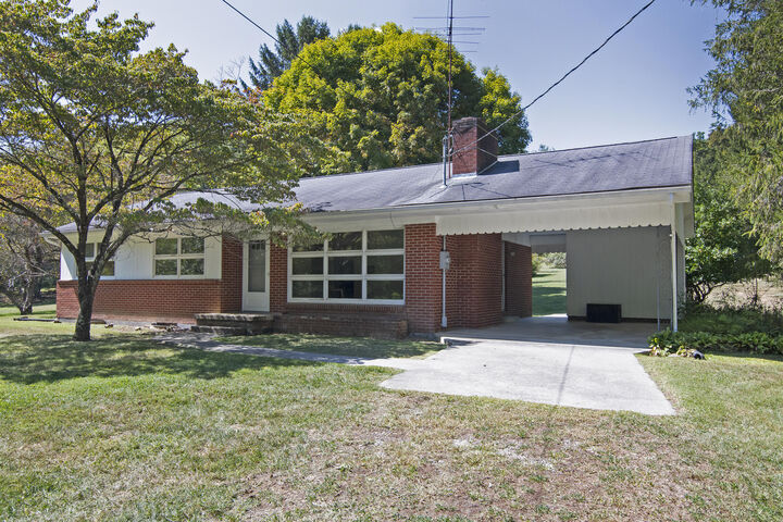 Property Photo:  155 Dickson Rd  WV 24925 