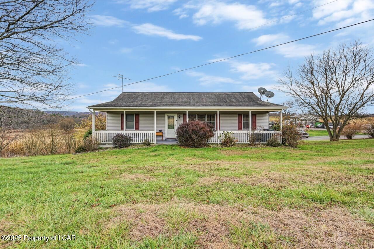 Property Photo: 69 Old St Johns Lane PA 18222