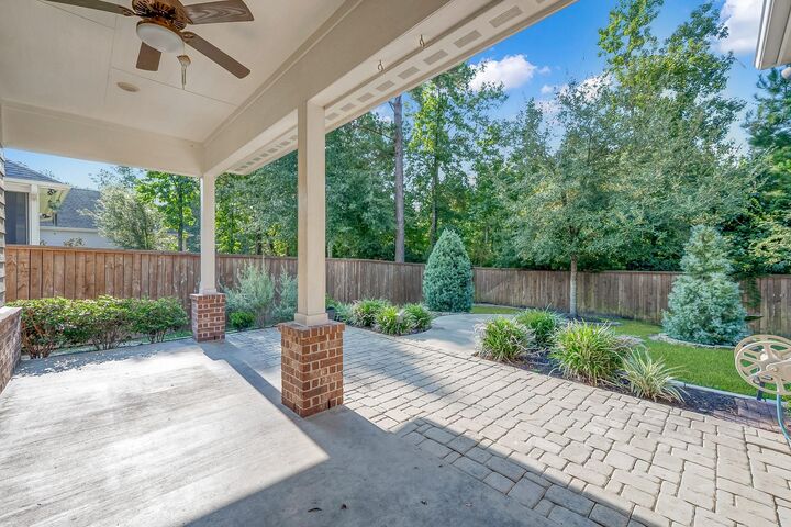 Property Photo:  124 Mallard Creek Court  TX 77316 