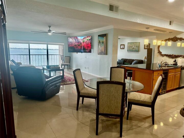 Property Photo:  351 Lakeside Lane Lane 207  TX 77058 