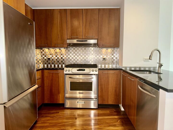 Property Photo:  25 Hudson St 712  NJ 07302 