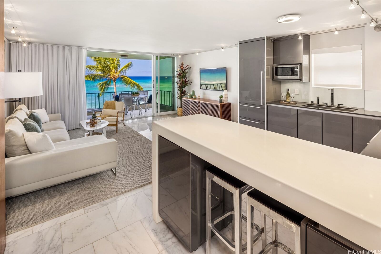 Property Photo:  2999 Kalakaua Avenue 704  HI 96815 