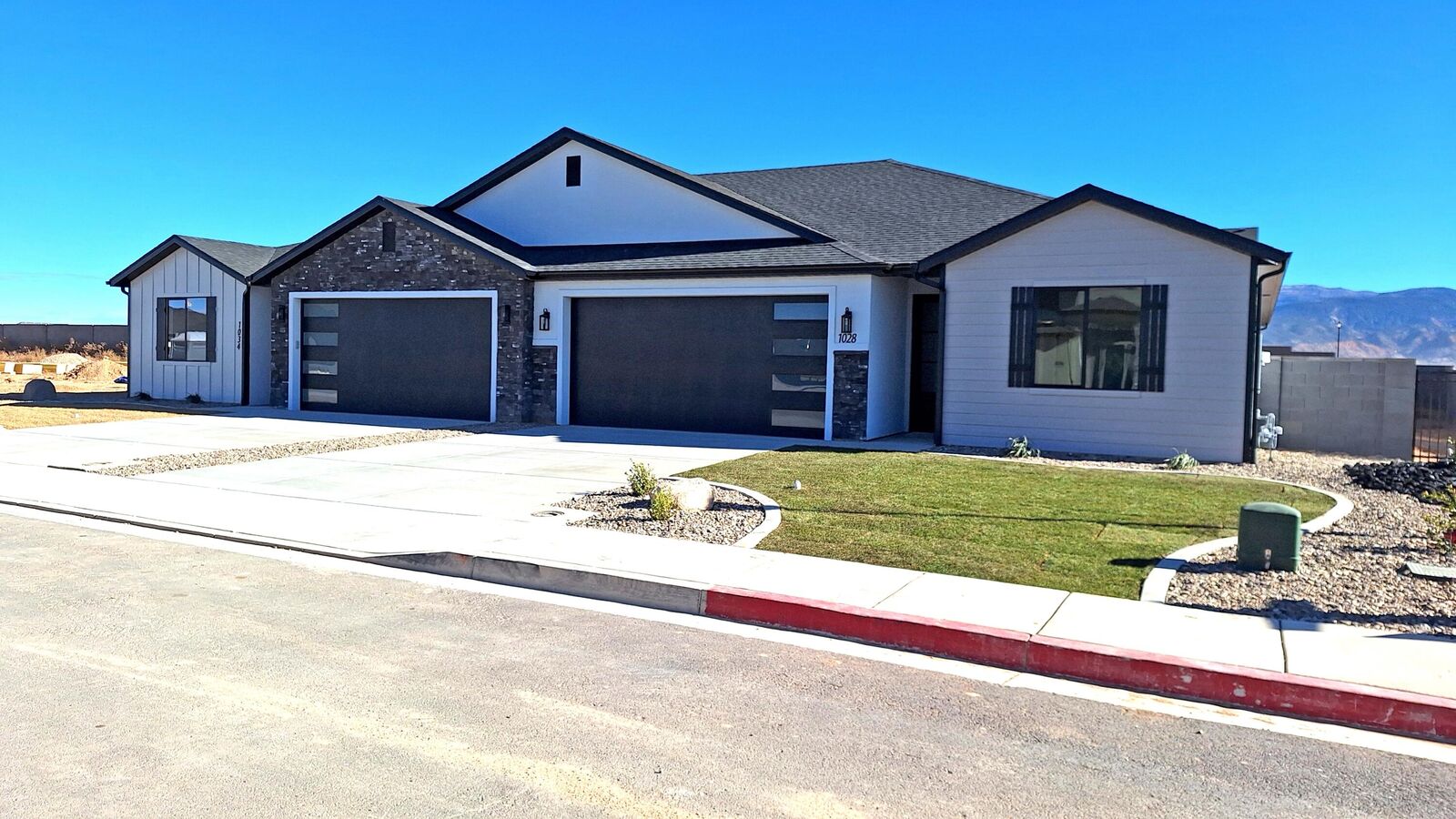 Property Photo: 1028 N Olesia St UT 84721