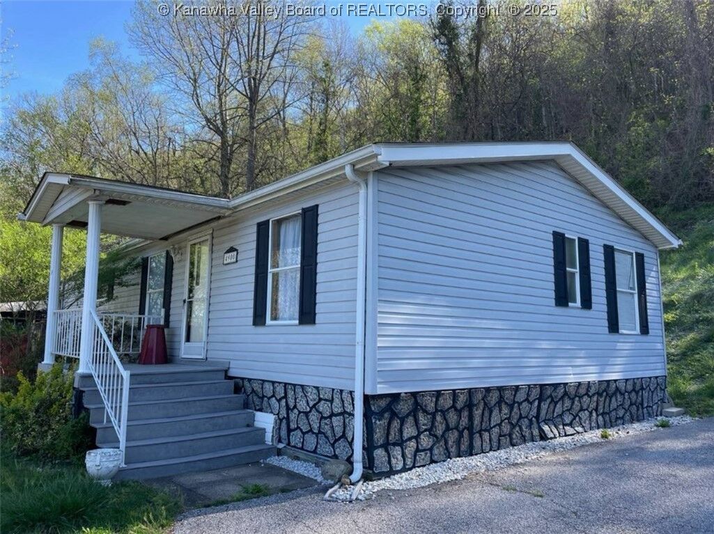 Property Photo:  4900 & 4904 Jonquil Drive  WV 25306