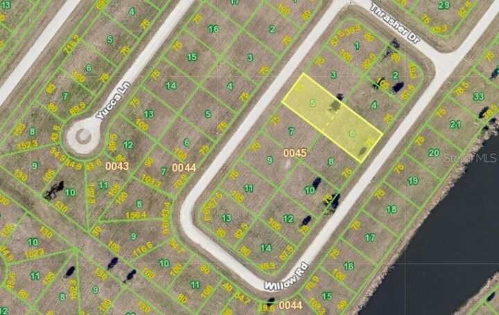 Property Photo:  37 Willow Road  FL 33946 