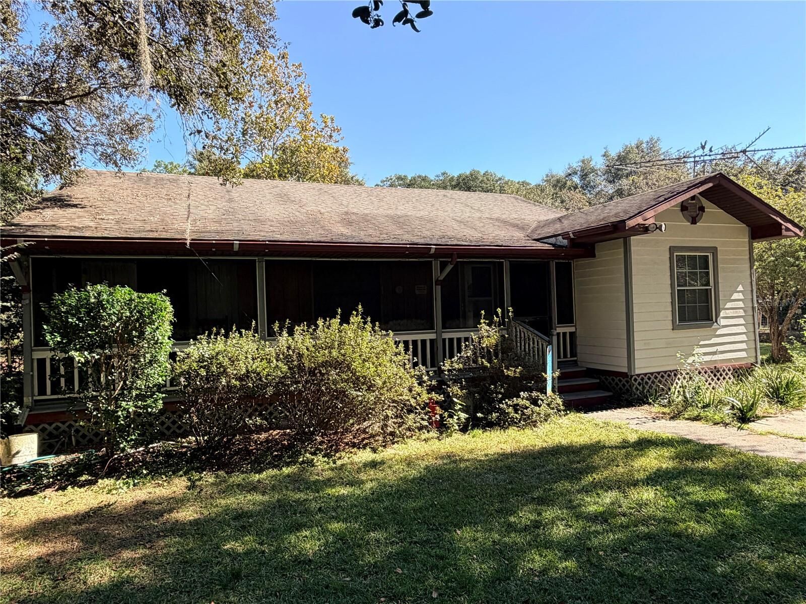 Property Photo:  40130 County Road 439  FL 32784 