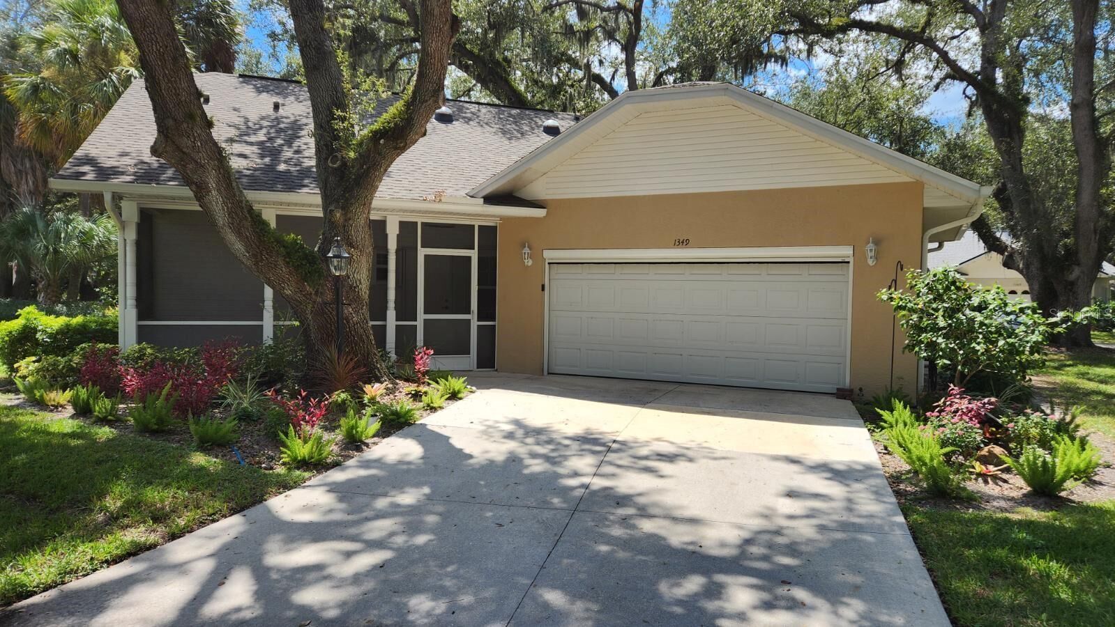 Property Photo: 1349 Old Oak Trail FL 33948
