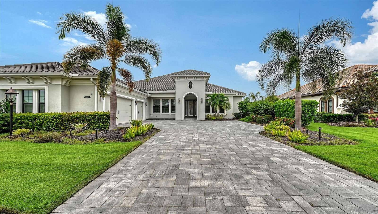 Property Photo: 16609 Berwick Terrace FL 34202