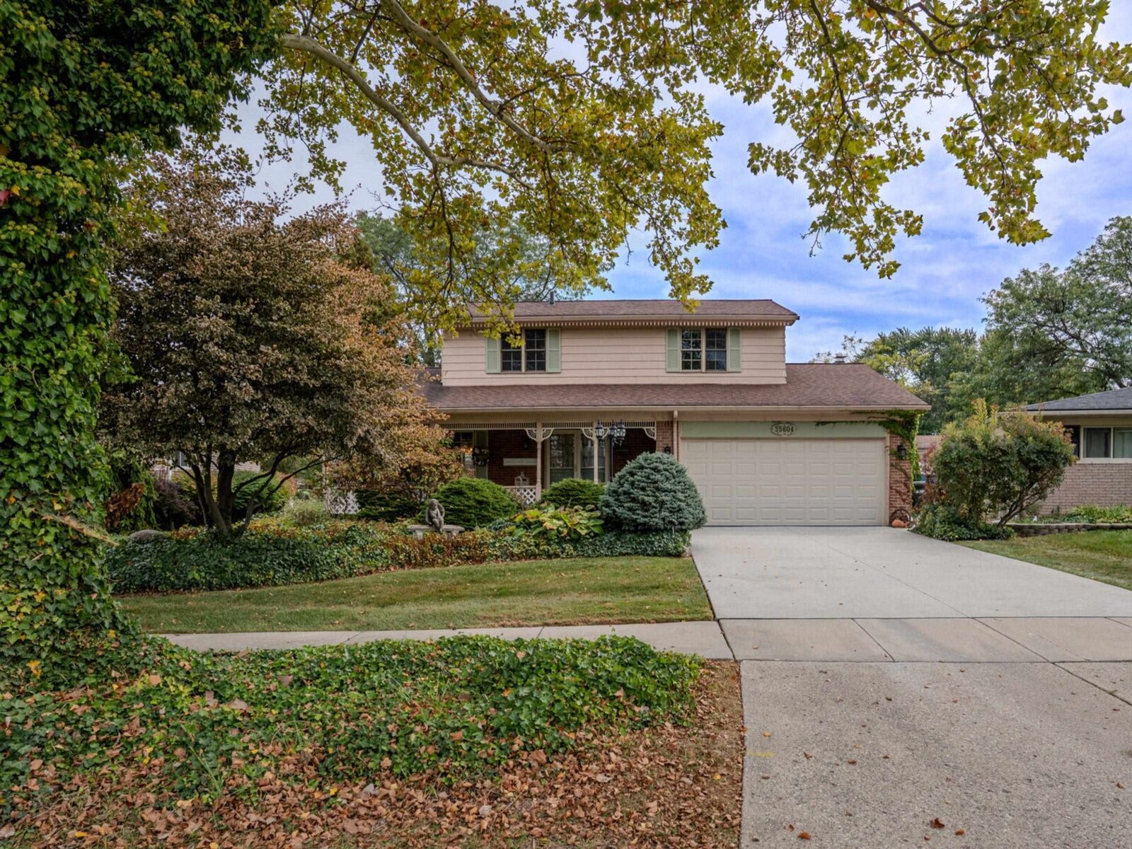 Property Photo:  35604 Alta Vista Drive  MI 48312 
