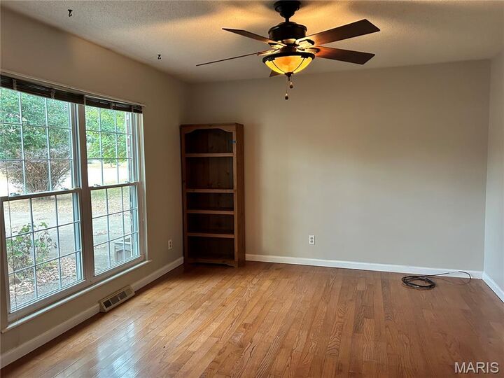 Property Photo:  209 Hawthorne Drive  MO 63640 