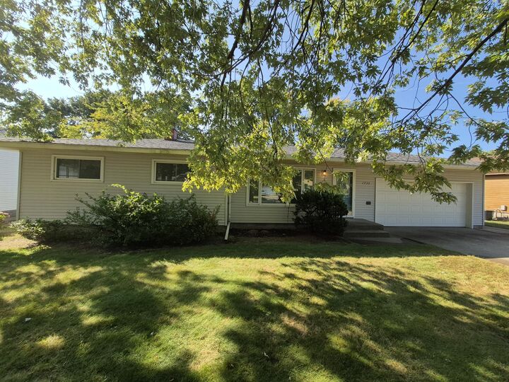 Property Photo:  1733 Woodside Road  MI 49441 