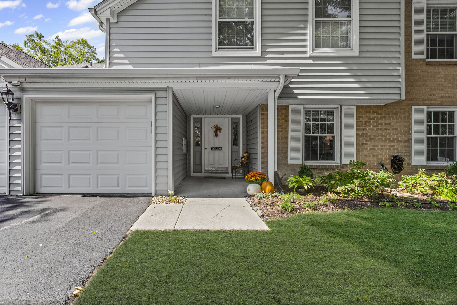 Property Photo:  0N200 Windermere Road 2702  IL 60190 