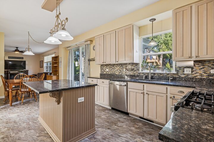 Property Photo:  1804 Redwood Lane  IL 60051 