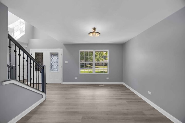 Property Photo:  460 N School Street  IL 60408 