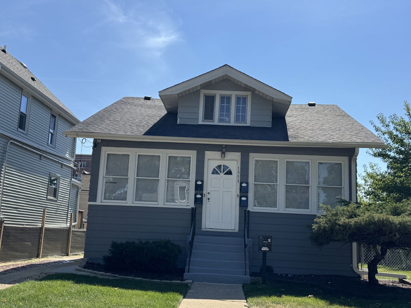 Property Photo:  1353 Harding Avenue 3  IL 60016 