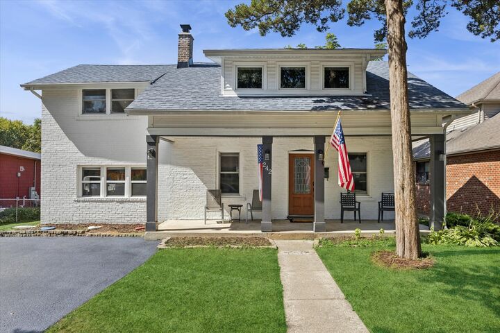 242 N Wilmette Avenue  Westmont IL 60559 photo