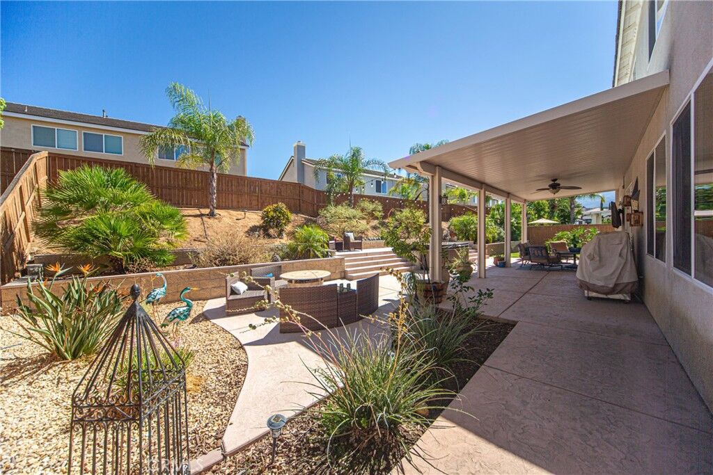 Property Photo:  45098 Vine Cliff Street  CA 92592 