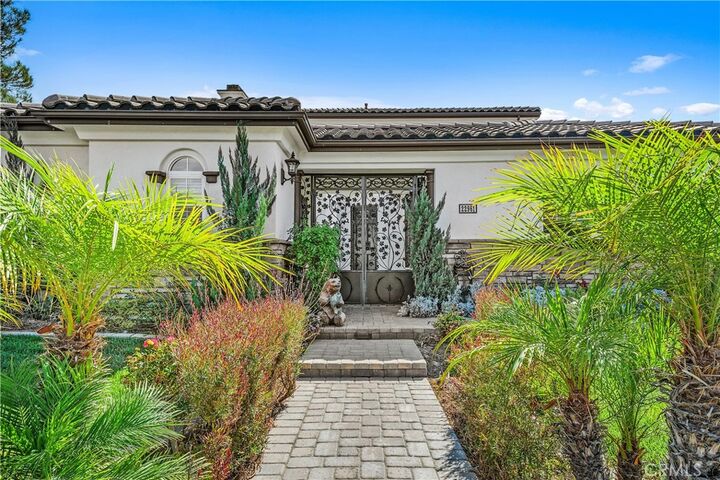 Property Photo: 22961 Banbury Ct CA 92562