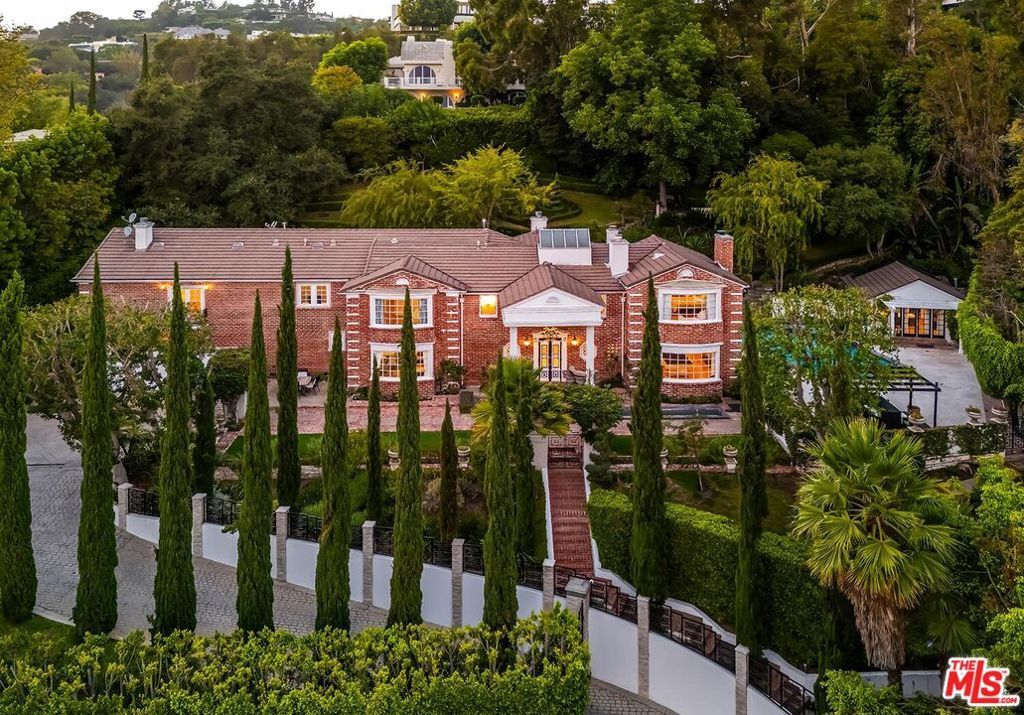 Property Photo:  725 N Faring Road  CA 90077 