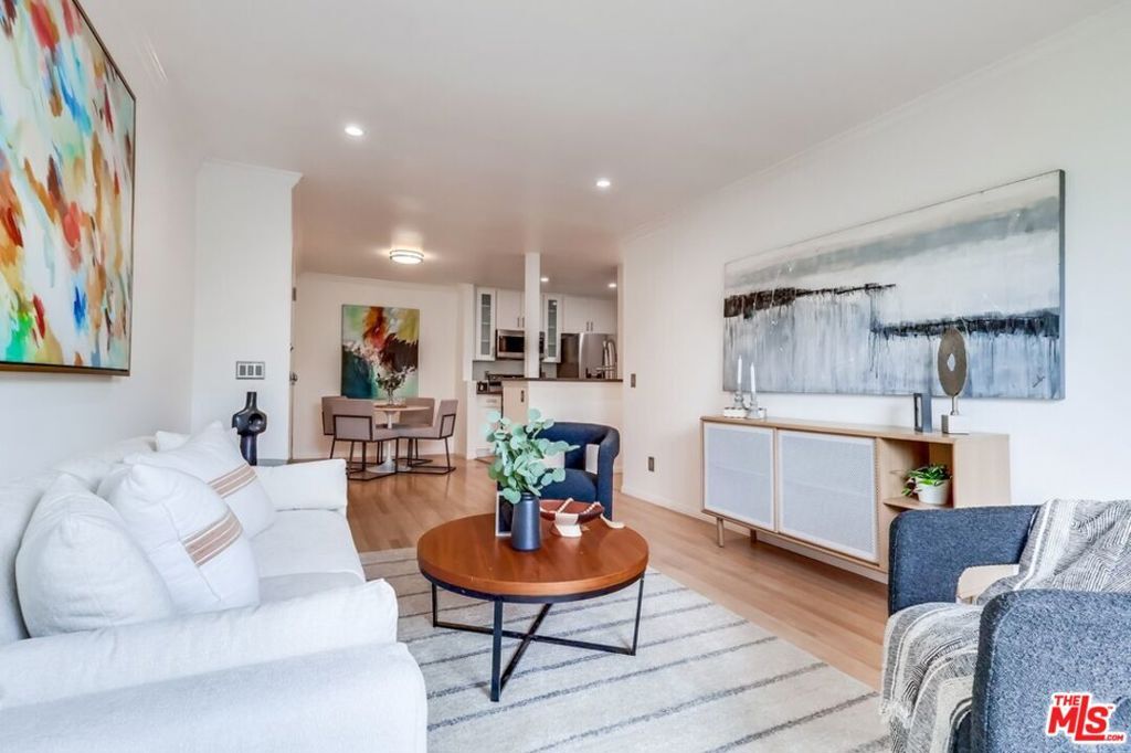 Property Photo: 1351 N Orange Drive 212 CA 90028