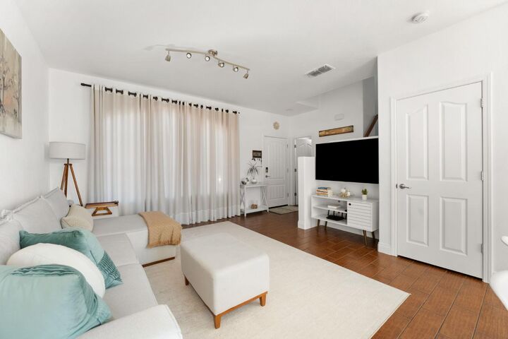Property Photo:  5359 Knotty Pine Way  CA 95835 