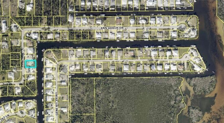 Property Photo:  5547 Ann Arbor Drive  FL 33922 