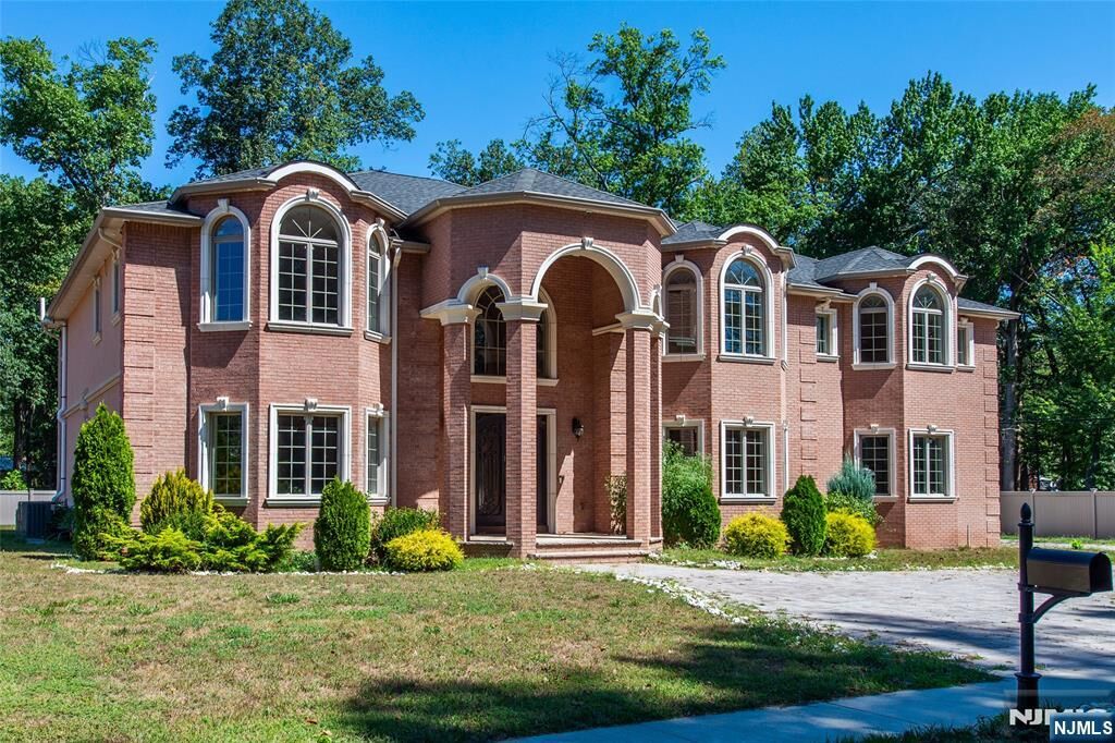 Property Photo:  1 Sipporta Lane  NJ 07652 