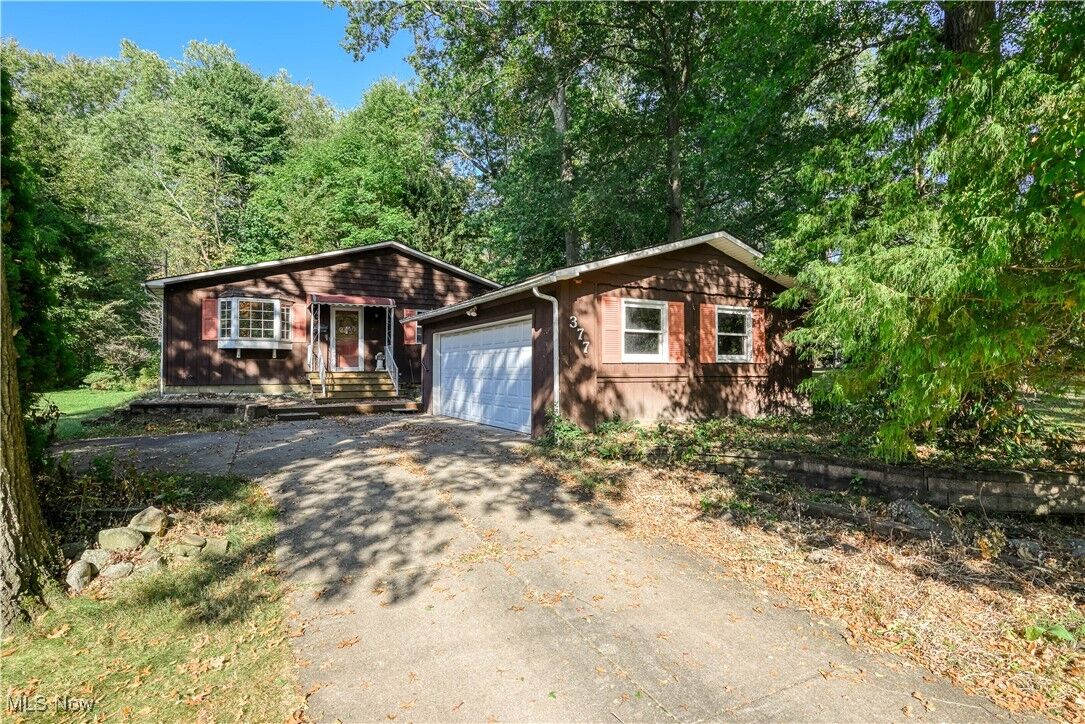 Property Photo:  377 Maple Street  OH 44266 
