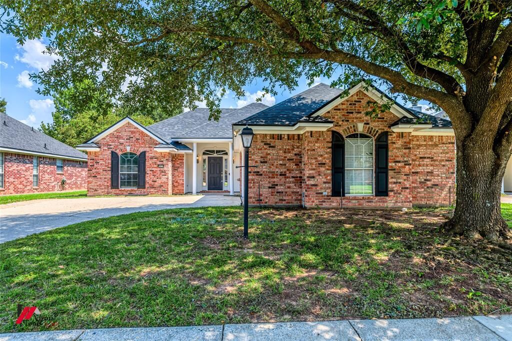 Property Photo: 5020 Tensas Drive LA 71111