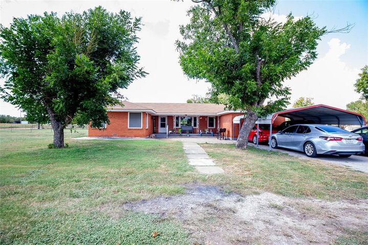 Property Photo: 1008 Harris Street TX 76463
