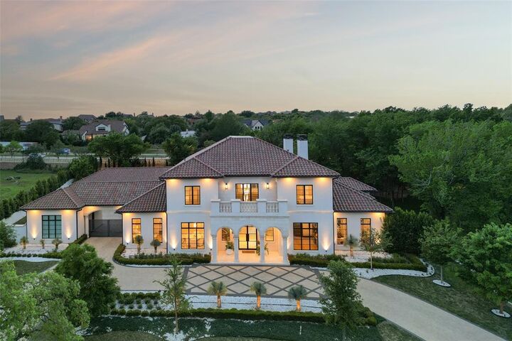 Property Photo: 1521 Meandering Way Drive TX 76262