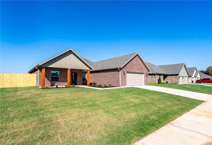 Property Photo: 147 N Banner Avenue AR 72730