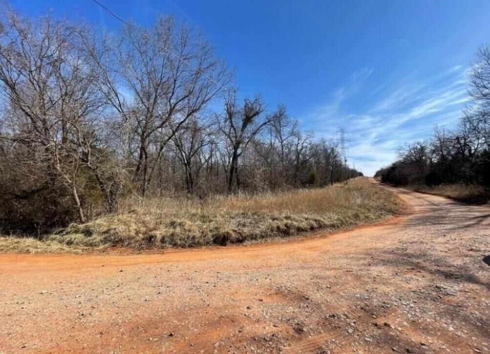 Property Photo:  104 Jesse Street  OK 73071 
