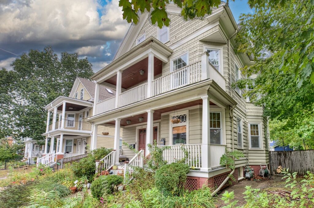 Property Photo:  170 Fourth Street 3  RI 02906 