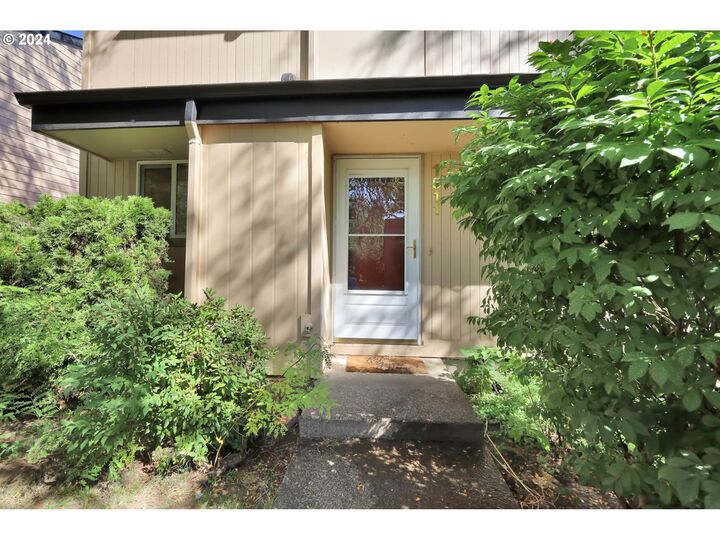 Property Photo: 1511 Fetters Loop OR 97402