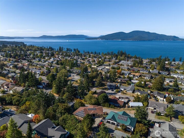 3420 W 8th Place  Anacortes WA 98221 photo