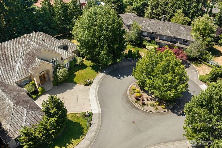 Property Photo:  13851 NE 1st Place  WA 98005 