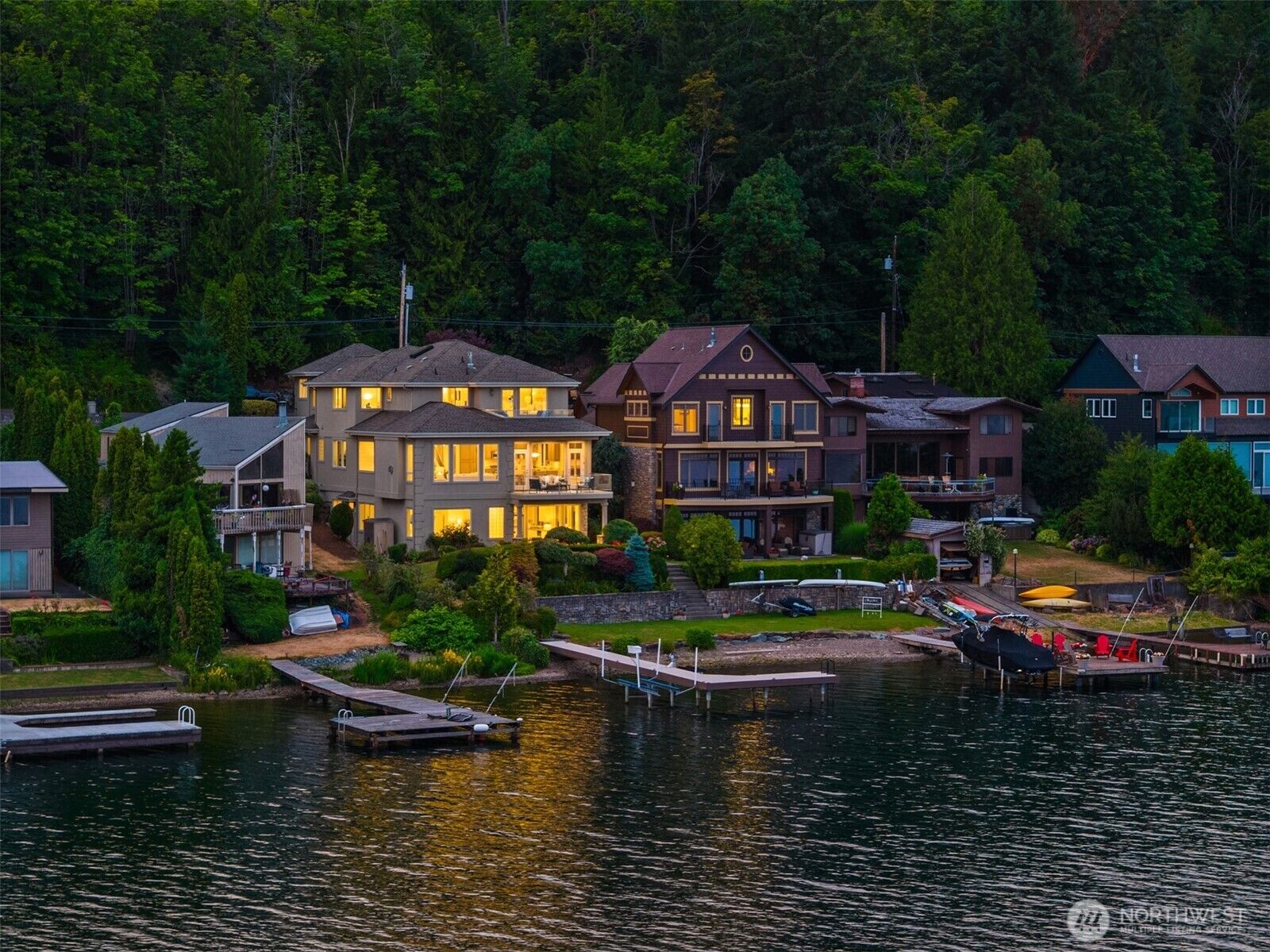 Property Photo:  830 W Lake Sammamish Parkway NE  WA 98008 