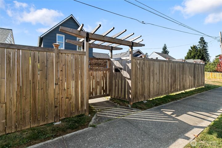 Property Photo: 1211 Humboldt Street WA 98225