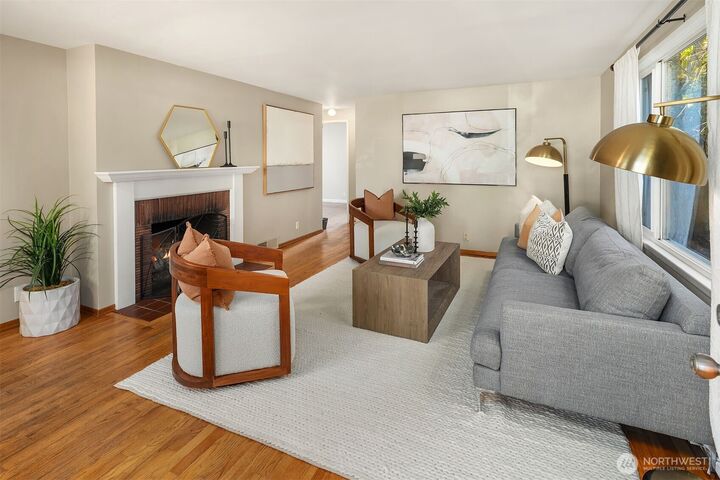 Property Photo: 2015 N 143 Street WA 98133