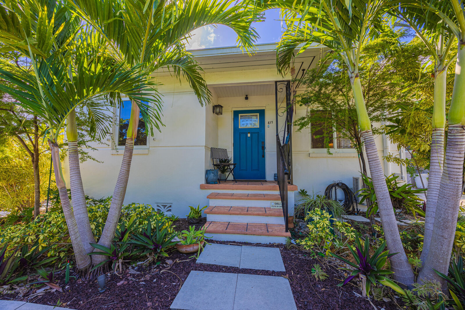 Property Photo:  817 N B Street  FL 33460 
