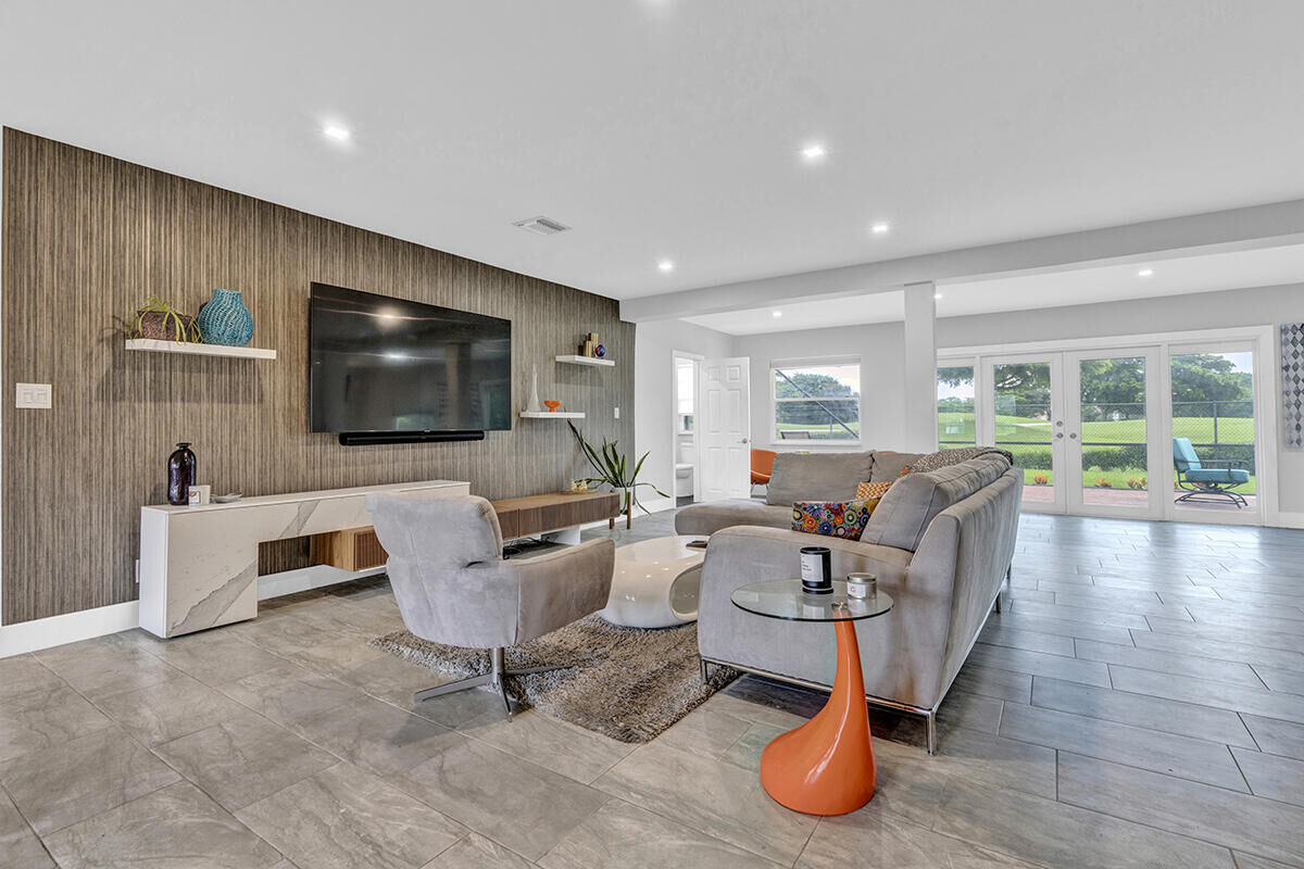 Property Photo: 11366 Piping Rock Drive FL 33437