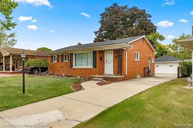 Property Photo: 6701 Rosemary Street MI 48127