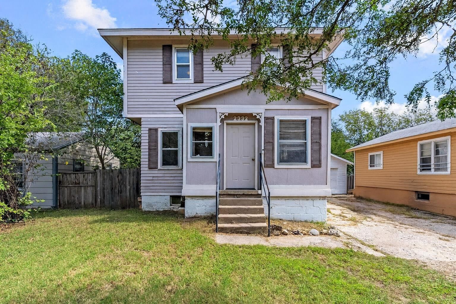 Property Photo:  2332 S Waco Ave  KS 67213 