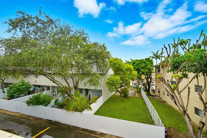 Property Photo: 1805 Sans Souci Blvd 334 FL 33181